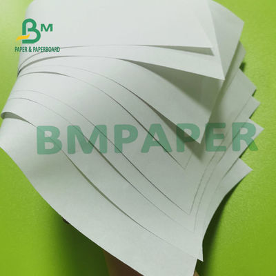 Materiale bianco leggero della polpa del vergine del rotolo 50gsm 53gsm della carta per scrivere