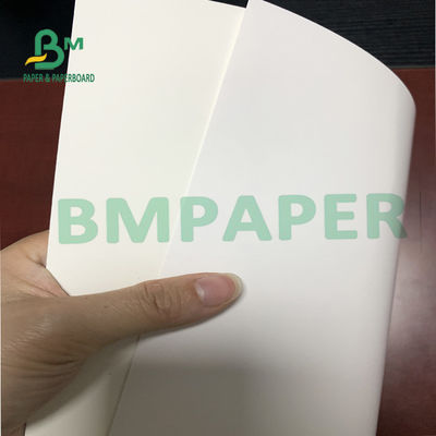 Del vergine pasta di cellulosa lo strato bianco della carta del cartone liscio per le carte 610mm x 860mm dell'invito