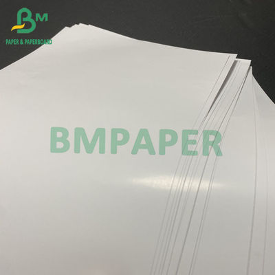 carta di 150gsm 157gsm Chromocoat nella risma dello strato che imballa 640 x 900mm 700 x 1000mm