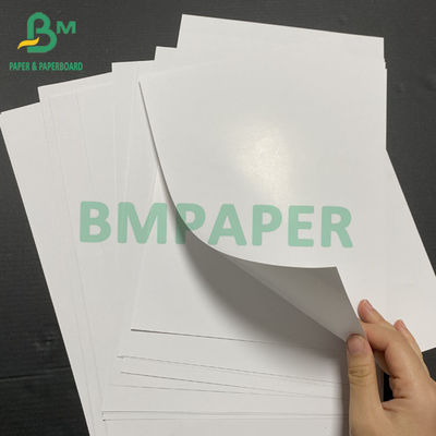 carta di 150gsm 157gsm Chromocoat nella risma dello strato che imballa 640 x 900mm 700 x 1000mm