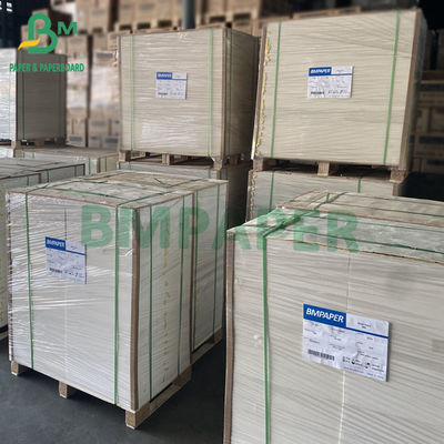 carta di 150gsm 157gsm Chromocoat nella risma dello strato che imballa 640 x 900mm 700 x 1000mm