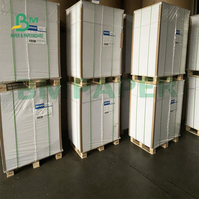 gli strati di carta assorbenti di 1000mm x di 700mm eccellenti assorbono la superficie piana liquida