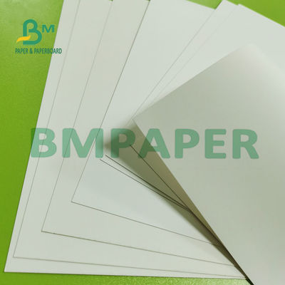 L'alto spessore ha candeggiato la carta bianca, risguardo di FBB per l'imballaggio 300g 70 del × 100cm