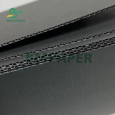 Il nero ondula lo strato del cartone e flauto per gli imballaggi 502mm x 693mm del cartone