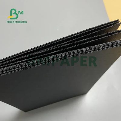 Il nero ondula lo strato del cartone e flauto per gli imballaggi 502mm x 693mm del cartone