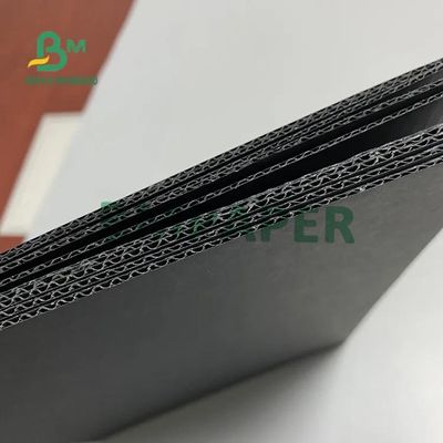 Il nero ondula lo strato del cartone e flauto per gli imballaggi 502mm x 693mm del cartone