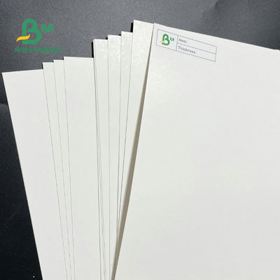 Un rotolo di carta 275gsm 325gsm del congelatore rivestito del lato per alimento d'imballaggio