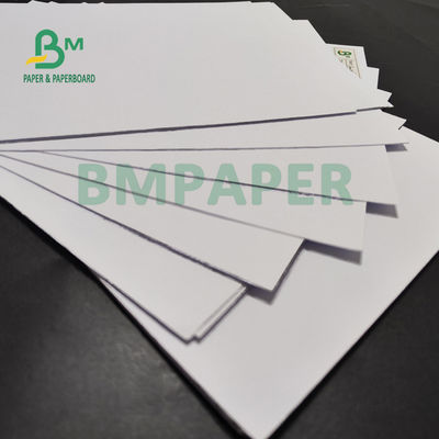 cartone non rivestito di 200gsm 250gsm Senza legno per gli opuscoli 720mm x 1020mm