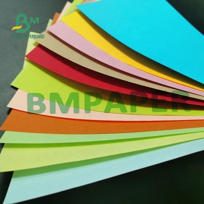 Il doppio parteggia carta variopinta del mestiere, strato 80g 180g della carta di origami di alta rigidezza