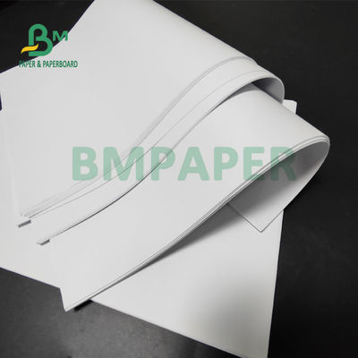 carta per scrivere bianca non rivestita di 50gsm 55gsm Woodfree per stampe 66 x 106cm del libro