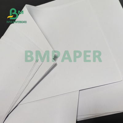 carta per scrivere bianca non rivestita di 50gsm 55gsm Woodfree per stampe 66 x 106cm del libro