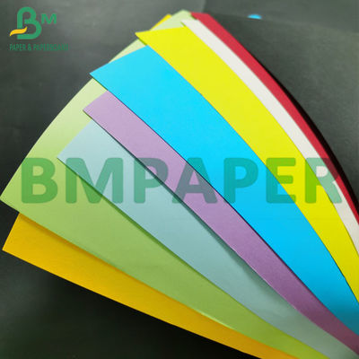 80GSM 110GSM La carta kraft colorata dell'imballaggio ha colorato la carta artigianale di Bristol per le borse