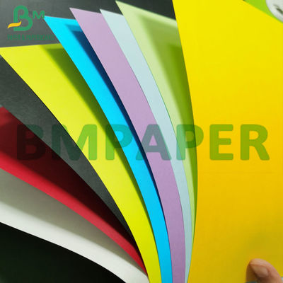 80GSM 110GSM La carta kraft colorata dell'imballaggio ha colorato la carta artigianale di Bristol per le borse