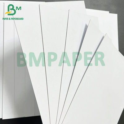 Pannello duplex rivestito di bianco su entrambi i lati in cartone bianco da 1 mm e 540 g/m²