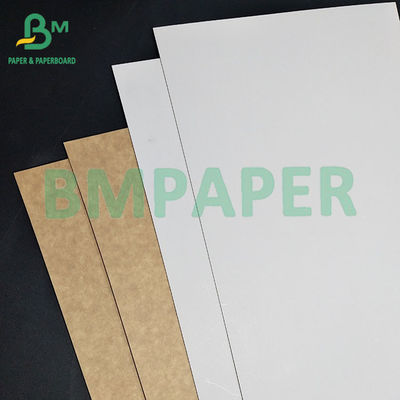 Cartone rivestito con carta Kraft sul retro bianco sul fronte rivestito con carta Kraft sul retro Rulli di carta di cartone per imballaggi di bevande in scatola