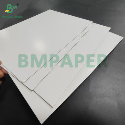 1 mm 1,5 mm carta tripla ricoperta di bianco per scatole di abbigliamento 24 x 36 pollici