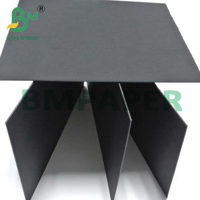 Cartone nero spesso e robusto per la confezione 200 gm 230 gm