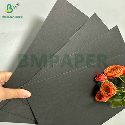 300 gr 350 gr Carta nera massiccia senza rivestimento per borsa da shopping 70 x 100 cm