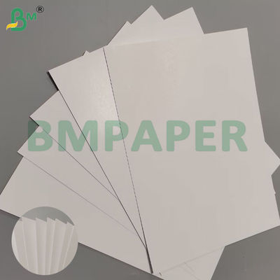 Carta nera a nucleo liscio resistente al ripiegamento carta da gioco 450 * 320mm